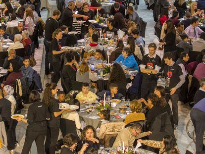 Comida solidaria de Navidad celebrada en el Palacio de Congresos de Madrid, en 2018.