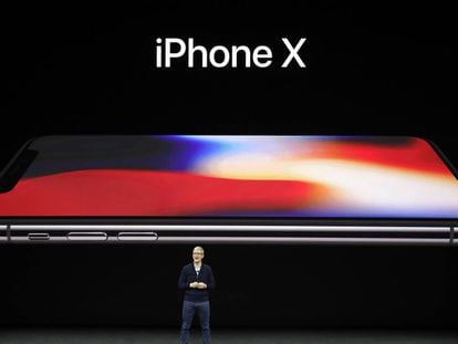 Tim Cook anuncia el nuevo iPhone X.