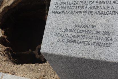 Bloque de granito junto al último derrumbe en Navalcarnero.