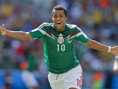 Gio celebra un gol en el Mundial 2014.