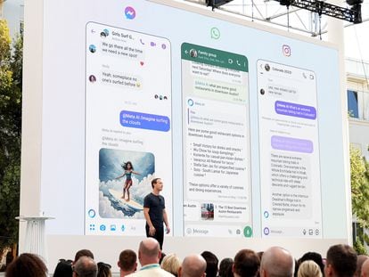 El CEO de Meta, Mark Zuckerberg, muestra el nuevo asistente de inteligencia artificial de WhatsApp, Instagram y Messenger.