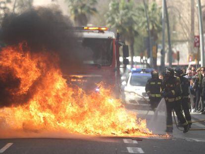 Alguns estudiants han provocat destrosses.