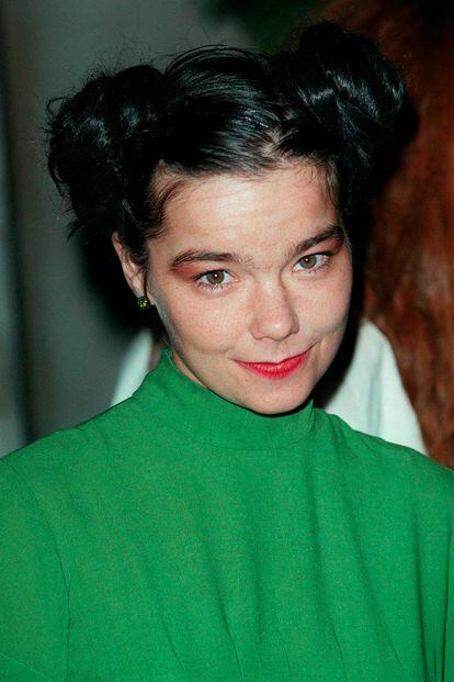 Una joven Björk (y sus inseparables moñitos) en 1997.