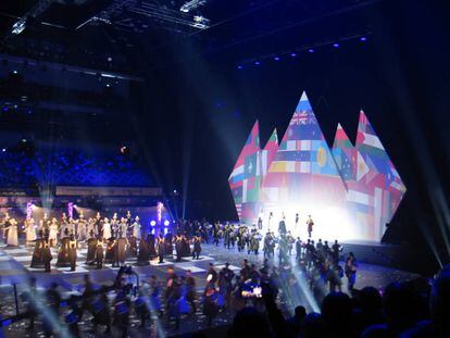 Un momento de la última parte de la ceremonia de inauguración, hoy en Bakú