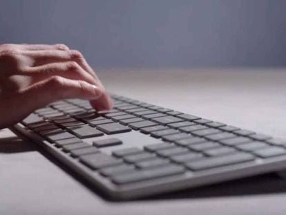 Microsoft presenta un nuevo teclado con lector de huellas integrado