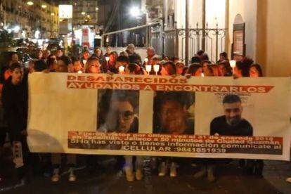 Captura de pantalla del video de la protesta por la desaparición en Napolés.