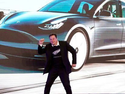 Elon Musk bailando en un evento de Tesla en Shanghái (China), en enero de 2020.