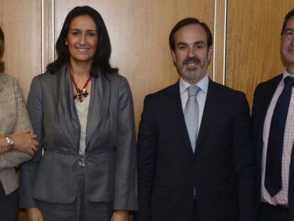 Representantes del Ministerio de Industria, Fiab y el Banco Santander.