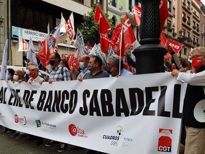 Movilizaciones en Asturias contra ele ERE de Banco Sabadell.
 CCOO SERVICIOS ASTURIAS
 22/09/2021