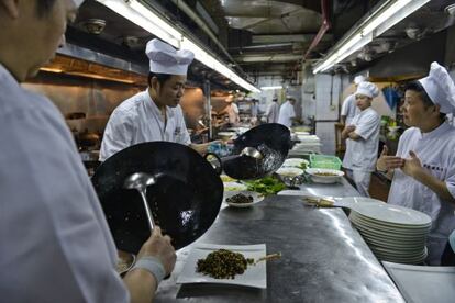 Cocina de Meilongzhen, uno de los restaurantes tradicionales de Shanghái.