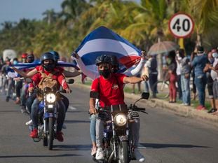 Protesta por el embargo de EE UU a Cuba, este domingo en La Habana.