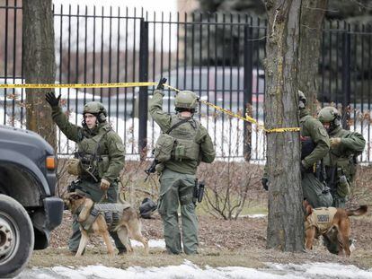 Operativo policial en la cervecería Molson Coors en Milwaukee, en Estados Unidos.