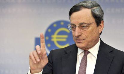 El presidente del Banco Central Europeo (BCE), Mario Draghi, comparece ante los medios en Fr&aacute;ncfort, Alemania