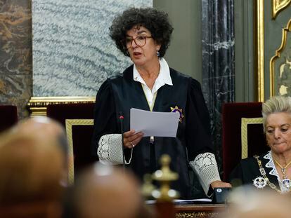 La teniente fiscal del Tribunal Supremo, María Ángeles Sánchez Conde (de pie) en septiembre de 2022.