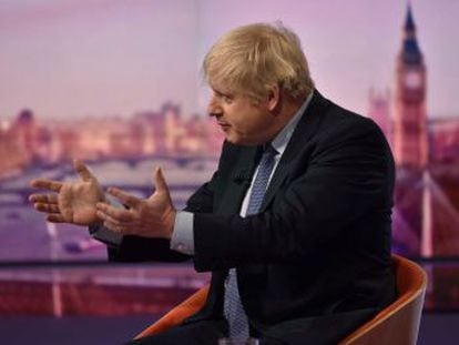 Un presentador de la BBC reprocha al primer ministro británico su negativa a participar en su programa