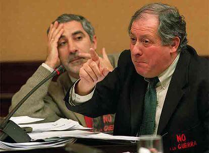 Gaspar Llamazares y Felipe Alcaraz, en el Congreso en 2003.