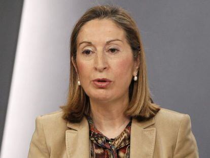 La ministra de Fomento, Ana Pastor, este viernes. 