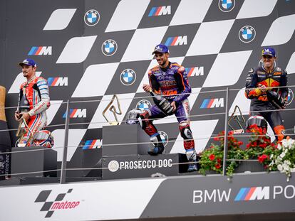 Miller, Oliveira y Espargaró, tres pilotos nacidos en los 90, en el podio de GP de Estiria.