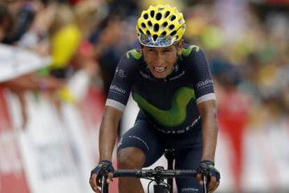 Nairo Quintana cruza la meta exhausto en la 19ª etapa del Tour.