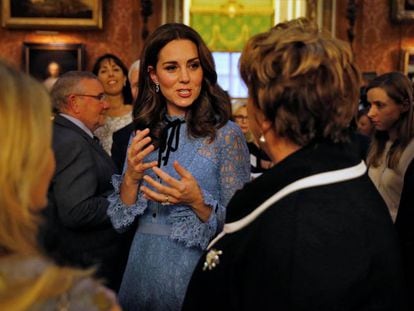 La duquesa de Cambridge en Buckingham Palace tras seis semanas de reposo.