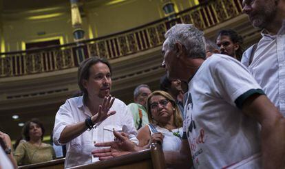 Pablo Iglesias y Diego Cañamero, el pasado martes en el Congreso.