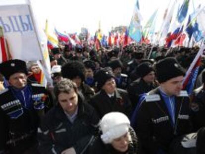 Manifestaci&oacute;n en la ciudad rusa de Stavropol, al sur del pa&iacute;s, en apoyo de la poblaci&oacute;n de Crimea.  