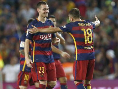 Vermaelen celebra el seu gol amb Alba.