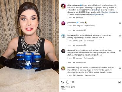 Publicación de la influencer trans Dylan Mulvaney en su cuenta de Instagram en la que muestra latas de Budlight. 