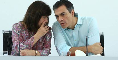 Cristina Narbona i Pedro Sánchez, en una reunió celebrada dilluns passat.