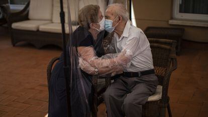 La fotografía del beso de Agustina y Pascual premiada con el Pulitzer.