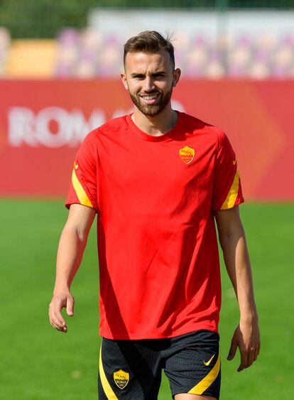 El jugador Borja Mayoral durante su primer entrenamiento con la Roma.