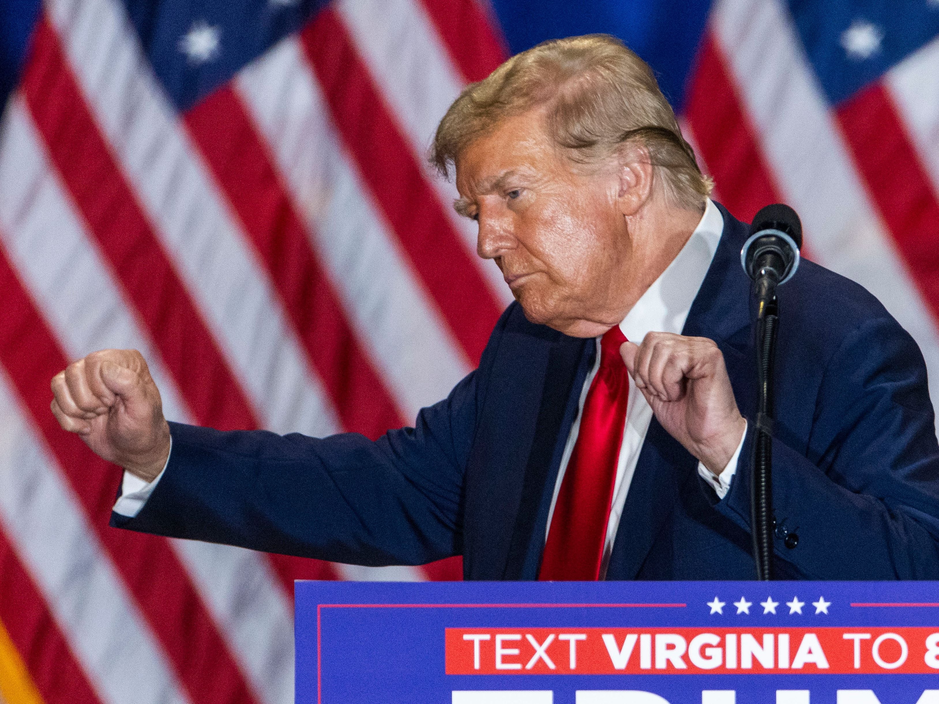 Donald Trump, durante un mitin de campaña para el Supermartes en Richmond, Virginia, este sábado.