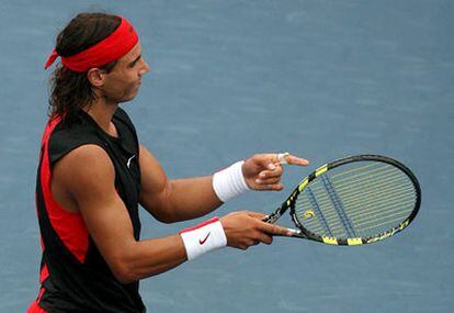 Rafael Nadal se muestra contrariado durante su partido contra Mijail Yuzhny.