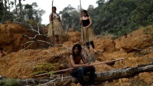 Indígenas de la tribu Mura en la selva amazónica de Brasil.