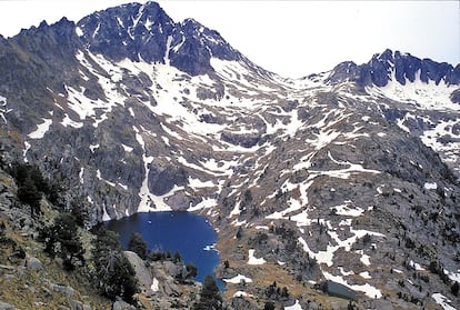 Paisaje del Parque Nacional de Aigüestortes y Estany de Sant Maurici.