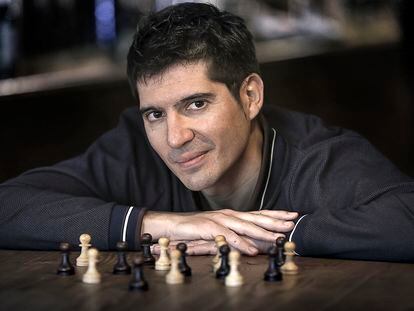 Paco Cerdà, autor de 'El peón', libro sobre el niño prodigio español del ajedrez Arturito Pomar.