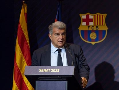 El presidente del FC Barcelona, Joan Laporta, durante el discurso que abrió la reunión ordinaria del Senado de la entidad azulgrana, el pasado mes de junio.