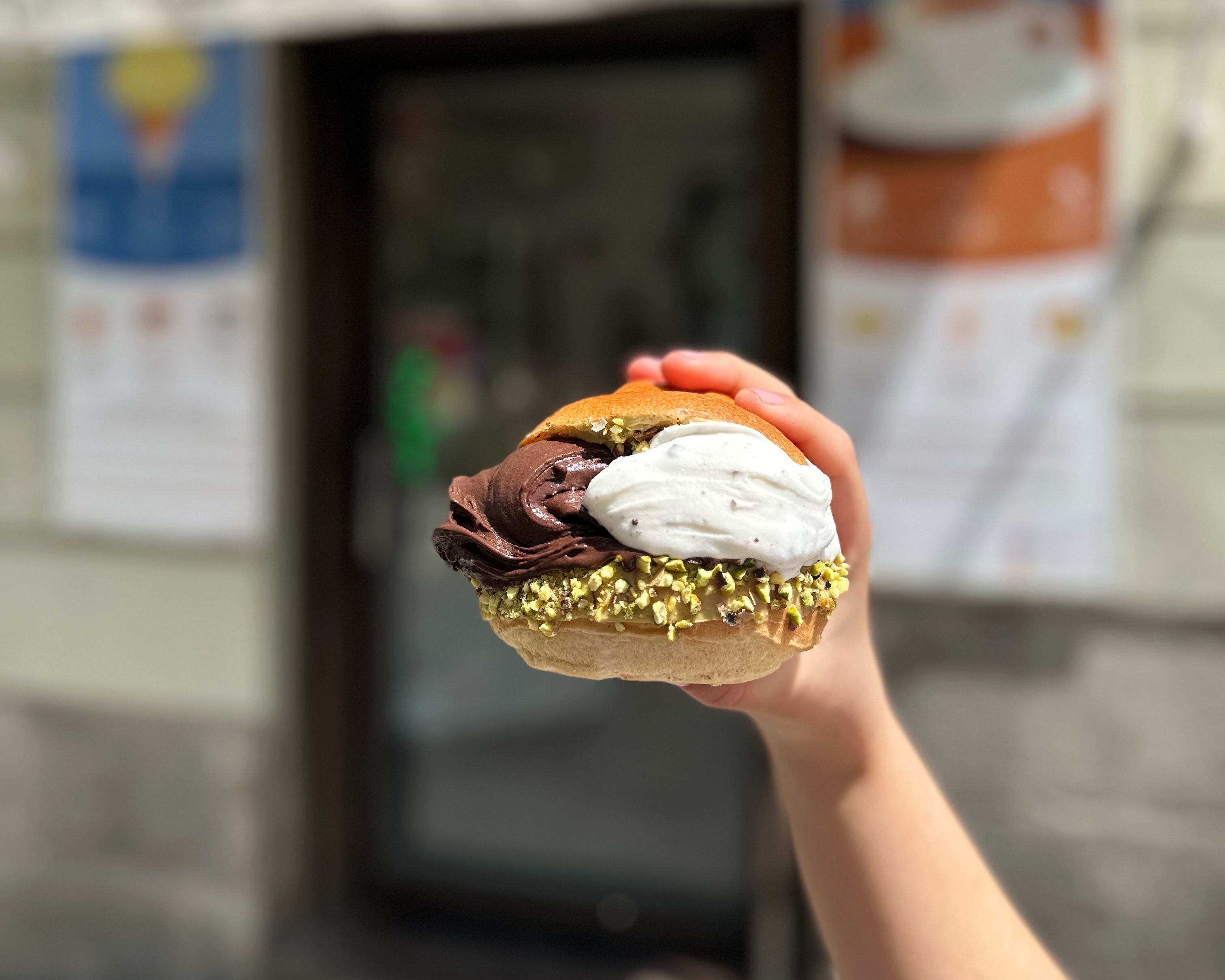 Bollería con helado: los mejores sitios para gozar de una tradición siciliana al alza en España