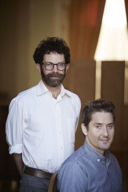 Los directores Charlie Kaufman (izquierda) y Duke Johnson, ayer en San Sebastián.