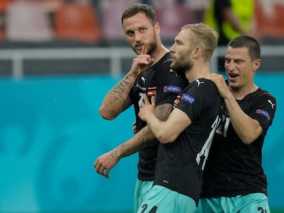 Marko Arnautovic, en un momento de la celebración del tercer gol ante Macedonia.