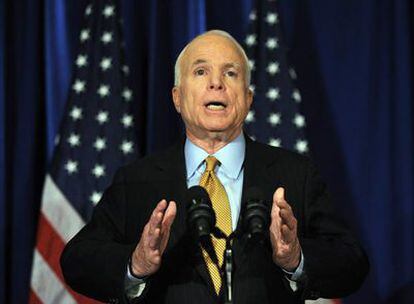 John McCain, durante un discurso sobre la crisis financiera pronunciado en Nueva York.