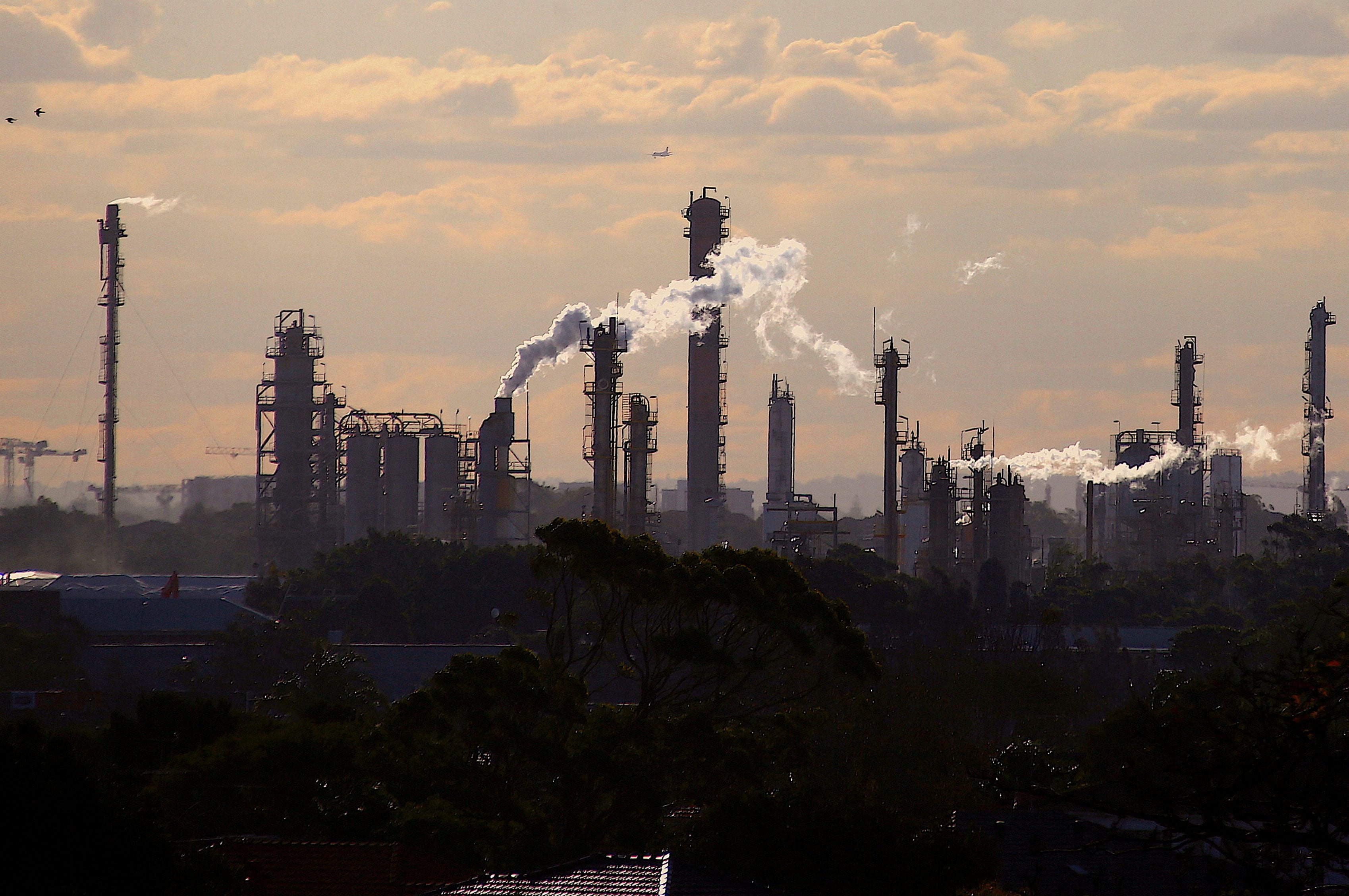 La escalada del precio de la energía provoca paros en las plantas químicas