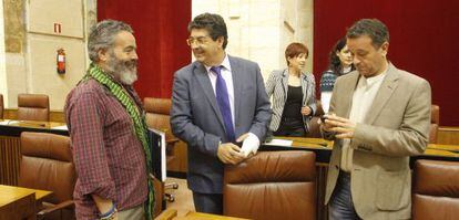 Juan Manuel S&aacute;nchez Gordillo, Diego Valderas y Jos&eacute; Antonio Castro, en el Parlamento.