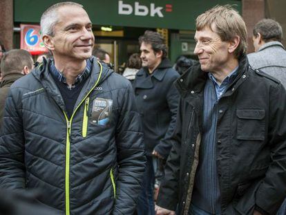 Joseba Permach, a la izquierda, y Rufi Etxeberria en la manifestación de Bilbao.