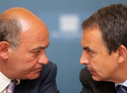 Gerardo Díaz Ferrán y José Luis Rodríguez Zapatero, en una rueda de prensa en La Moncloa el año pasado.