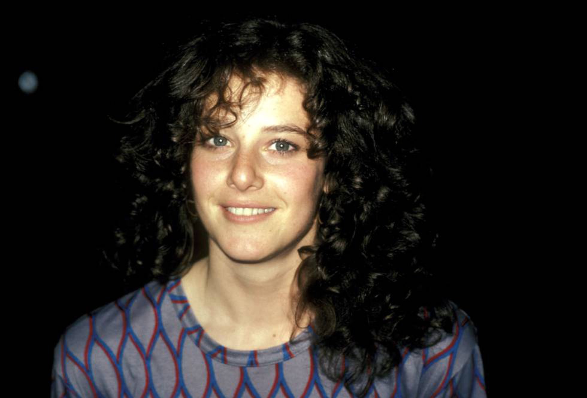 ¿Cuánto mide Debra Winger? 5LM6XK4CA4U7UHGU57TTICEGL4