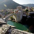 El viejo puente de Mostar, en 2005, un año después de su reconstrucción.