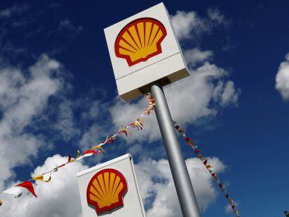 Logos de Shell en una gasolinera de Canakkale (Turqu&iacute;a).
