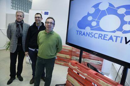 Los responsables del programa Transcreativa, este martes en San Sebastián.