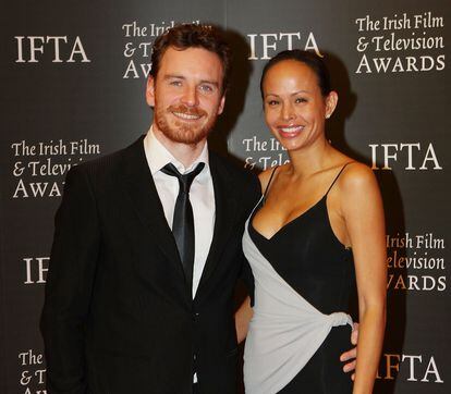 Michael Fassbender y Leasi Andrewsen una entrega de premios de cine irlandés en 2009.